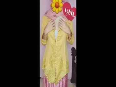 Bokep Hijab Live Ukhti Kebaya Pink Menggoda Penonton poster